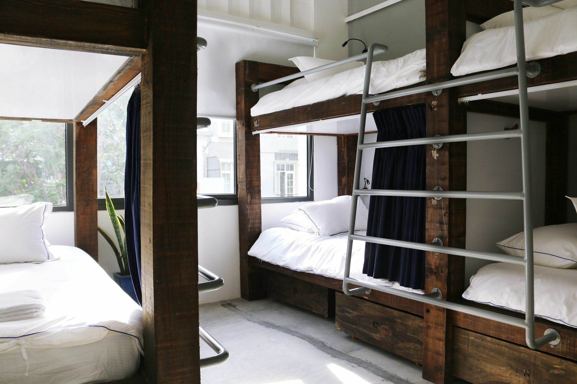 Khách sạn The Dorm Saigon - Adults Only TP. Hồ Chí Minh